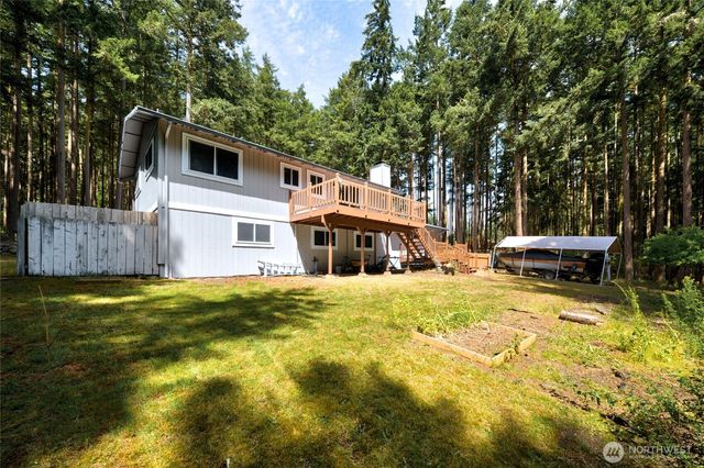1074 N Estate Lane, Oak Harbor, WA 98277