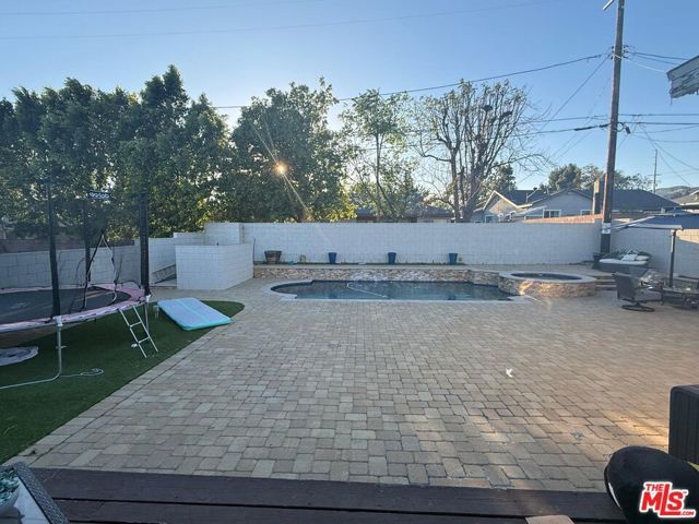 11447 Gothic Avenue, Granada Hills (los Angeles), CA 91344