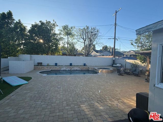 11447 Gothic Avenue, Granada Hills (los Angeles), CA 91344