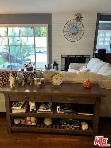 11447 Gothic Avenue, Granada Hills (los Angeles), CA 91344