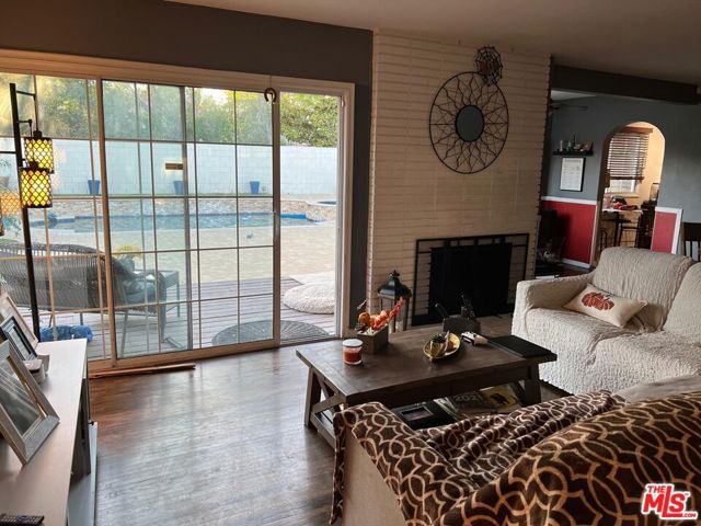 11447 Gothic Avenue, Granada Hills (los Angeles), CA 91344