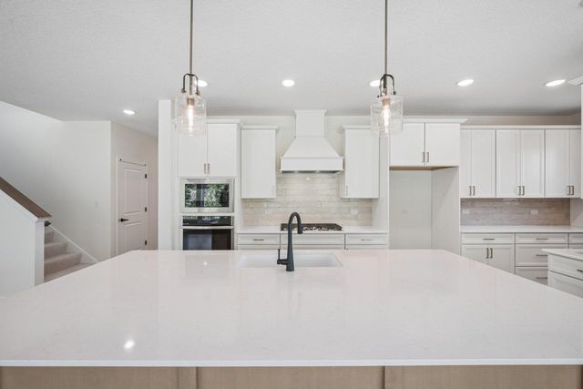 10577 Minnesota Lane N, Maple Grove, MN 55369