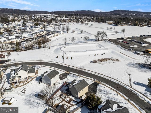 45 PEBBLE BEACH LN, Pottstown, PA 19464