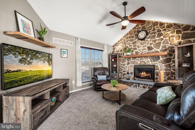 45 PEBBLE BEACH LN, Pottstown, PA 19464