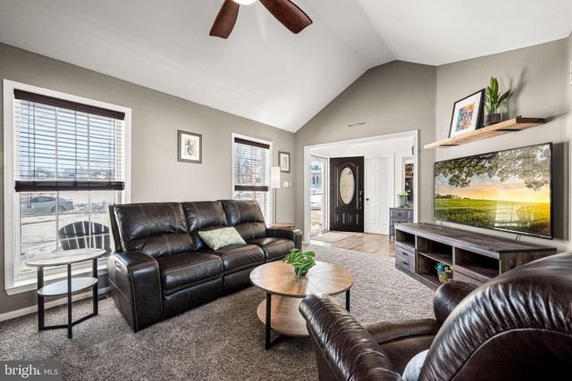 45 PEBBLE BEACH LN, Pottstown, PA 19464