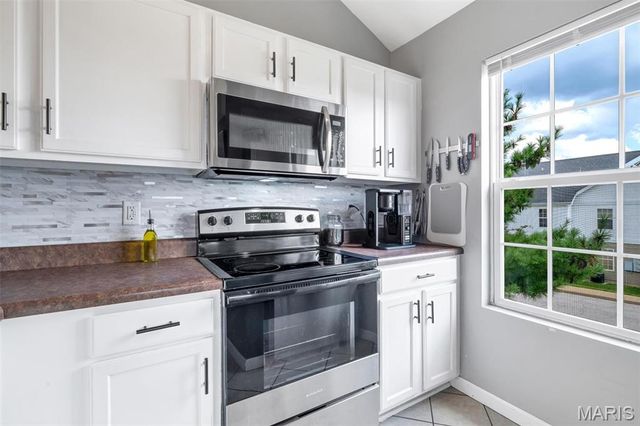 100 Brandy Mill Circle 1F, High Ridge, MO 63049