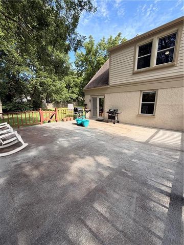 1307 S Sterling Avenue, Independence, MO 64052