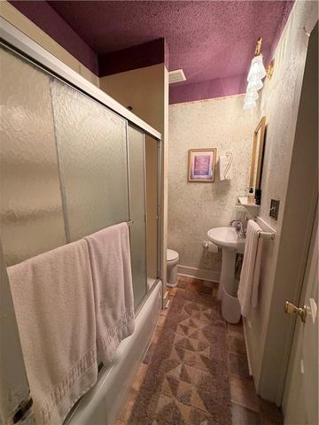 1307 S Sterling Avenue, Independence, MO 64052