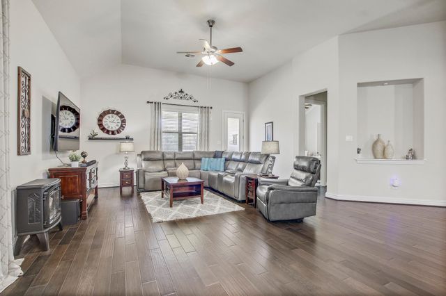 20312 Martin LN, Pflugerville, TX 78660