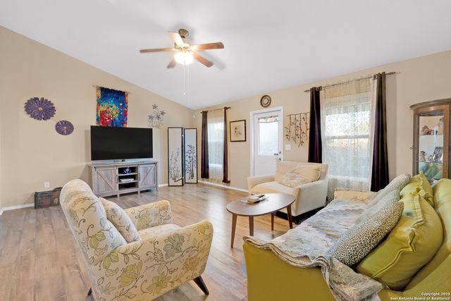 807 SIX IRON, San Antonio, TX 78221