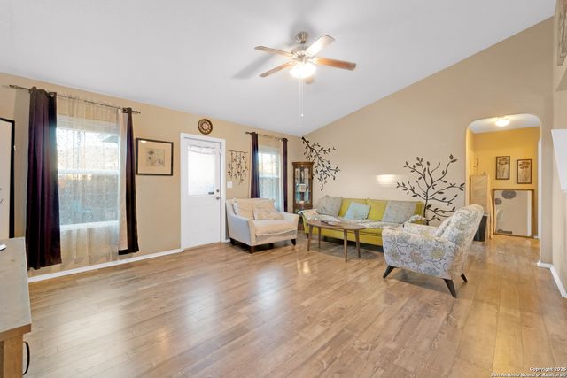 807 SIX IRON, San Antonio, TX 78221