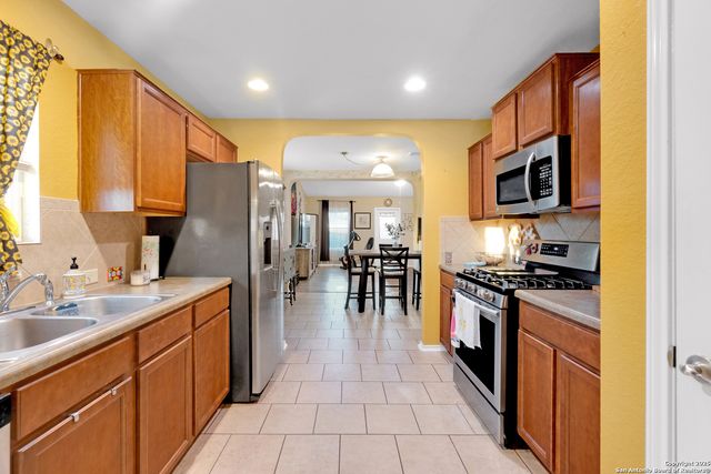 807 SIX IRON, San Antonio, TX 78221