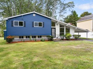 115 Edgewood St, Lowell, MA 01852