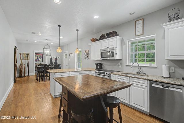 11353 Hattie K Drive, Biloxi, MS 39532