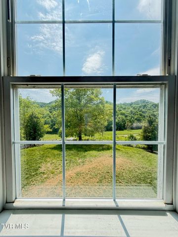 2497 Upper Copper Creek Road, Castlewood, VA 24224