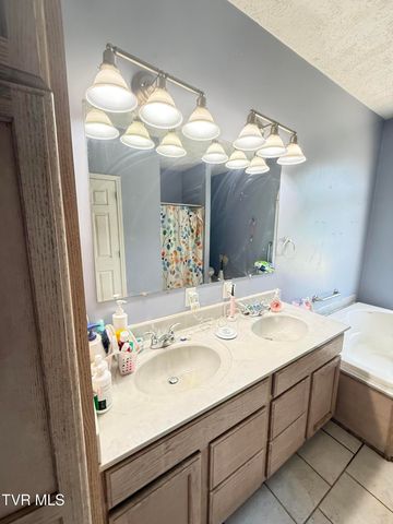 2497 Upper Copper Creek Road, Castlewood, VA 24224