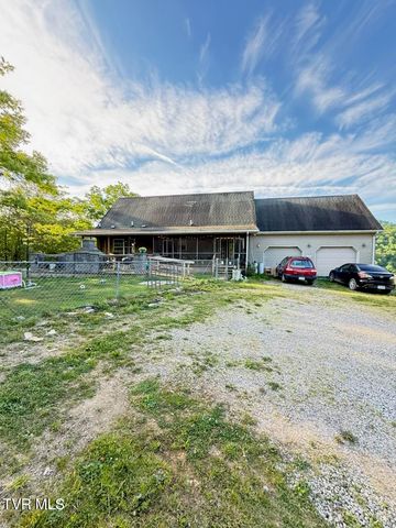 2497 Upper Copper Creek Road, Castlewood, VA 24224