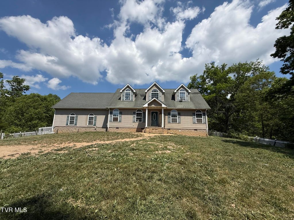 2497 Upper Copper Creek Road, Castlewood, VA 24224