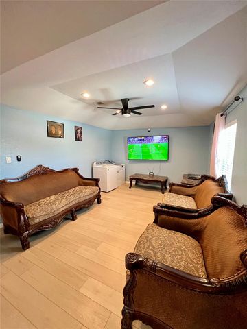 186 Road 5210, Cleveland, TX 77327