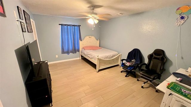 186 Road 5210, Cleveland, TX 77327