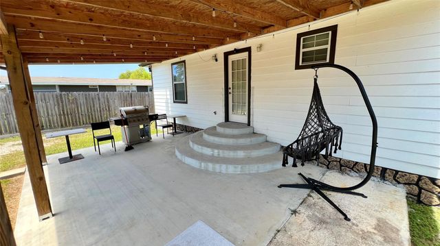 186 Road 5210, Cleveland, TX 77327