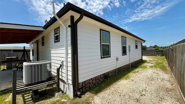 186 Road 5210, Cleveland, TX 77327