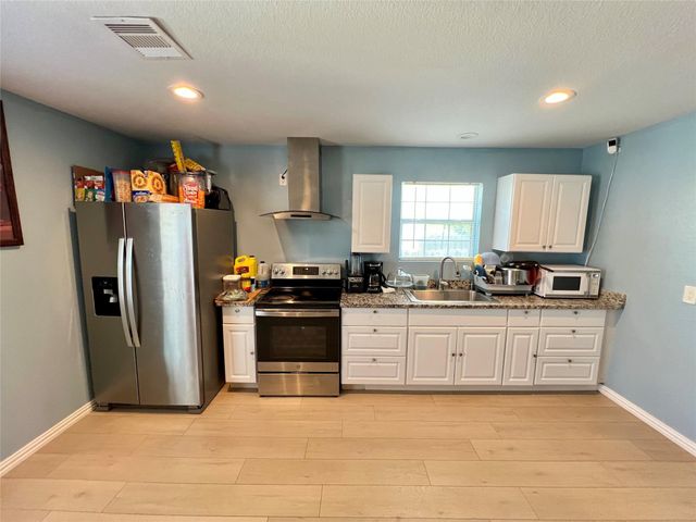 186 Road 5210, Cleveland, TX 77327
