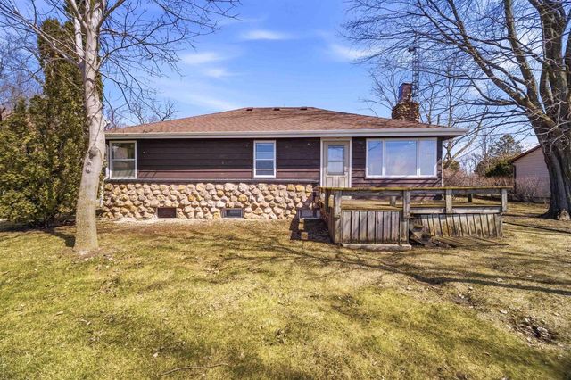 805 PARAMOUNT DRIVE, Chilton, WI 53014
