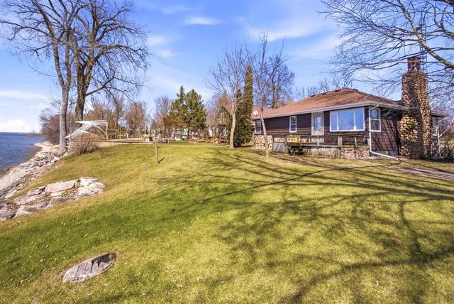 805 PARAMOUNT DRIVE, Chilton, WI 53014