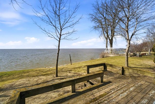 805 PARAMOUNT DRIVE, Chilton, WI 53014