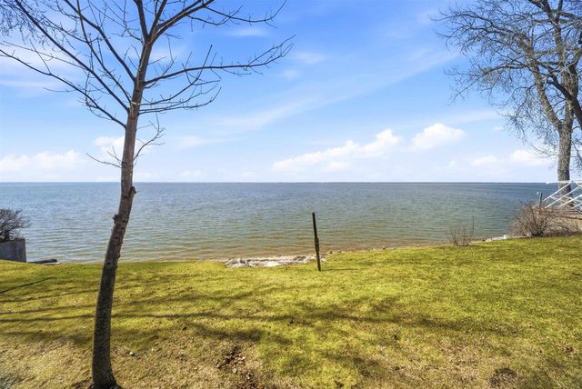 805 PARAMOUNT DRIVE, Chilton, WI 53014