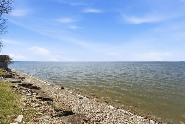 805 PARAMOUNT DRIVE, Chilton, WI 53014