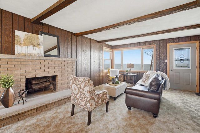 805 PARAMOUNT DRIVE, Chilton, WI 53014
