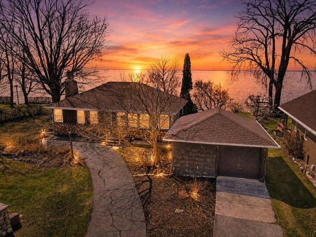 805 PARAMOUNT DRIVE, Chilton, WI 53014