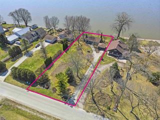 805 PARAMOUNT DRIVE, Chilton, WI 53014