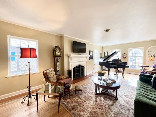 3964 Stowell AVENUE, Shorewood, WI 53211