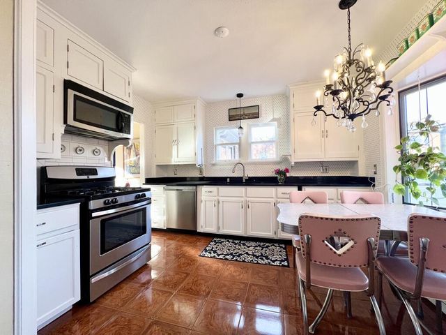 3964 Stowell AVENUE, Shorewood, WI 53211