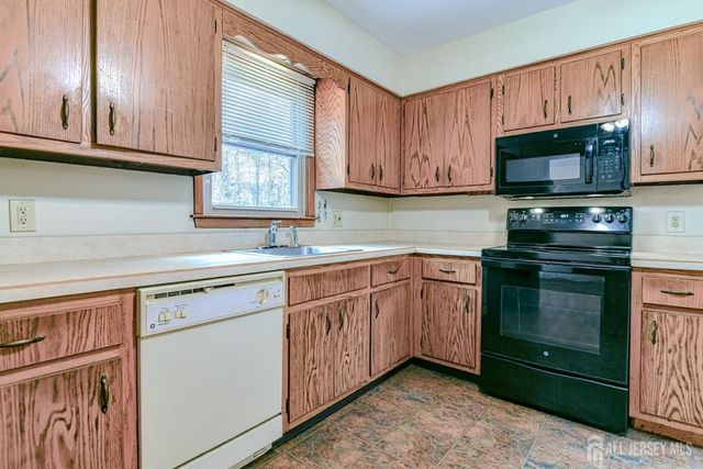 1941 Trenton Avenue, Manchester, NJ 08759