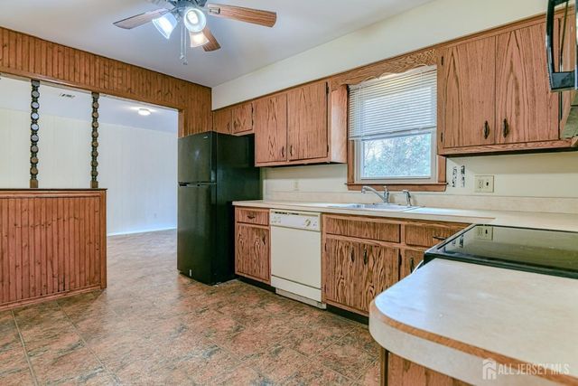1941 Trenton Avenue, Manchester, NJ 08759