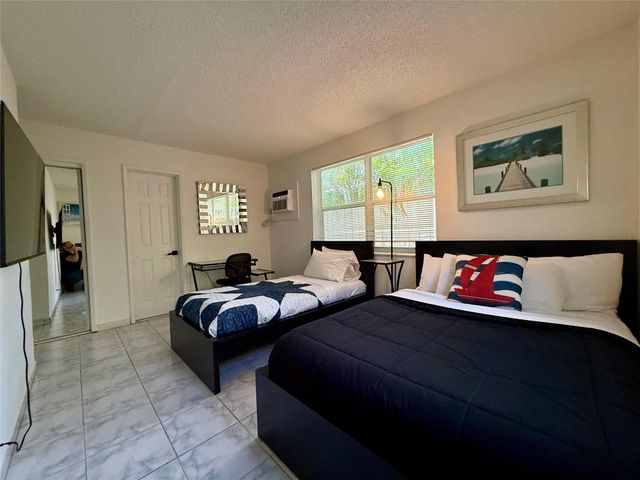 3210 Canal Dr 8, Pompano Beach, FL 33062