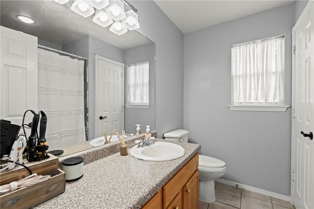 1003 Sunrise Circle, Siloam Springs, AR 72761