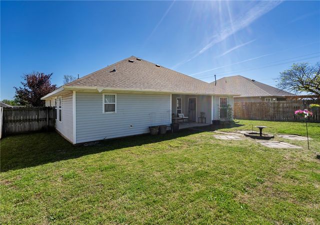 1003 Sunrise Circle, Siloam Springs, AR 72761