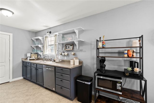 1003 Sunrise Circle, Siloam Springs, AR 72761
