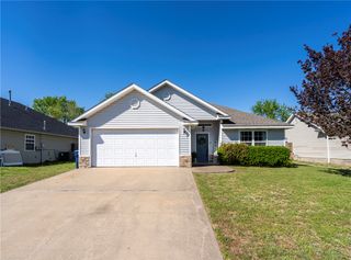 1003 Sunrise Circle, Siloam Springs, AR 72761