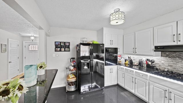 4804 Sidney Lane, Mcleansville, NC 27301