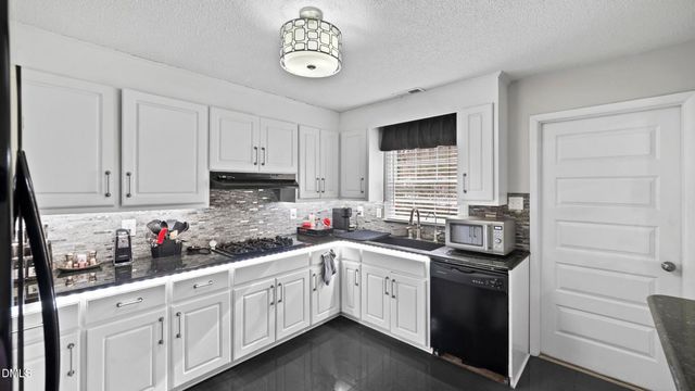 4804 Sidney Lane, Mcleansville, NC 27301