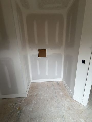 1280 Reda Dr, Clarksville, TN 37042