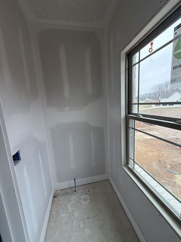 1280 Reda Dr, Clarksville, TN 37042