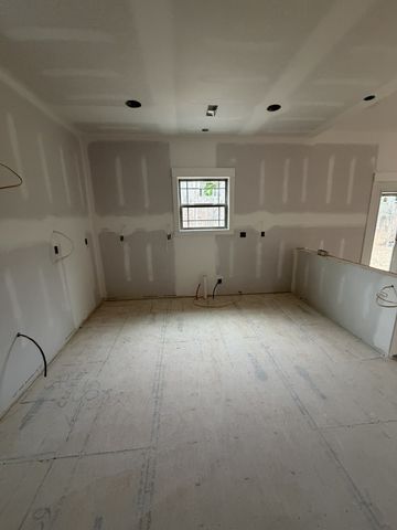 1280 Reda Dr, Clarksville, TN 37042