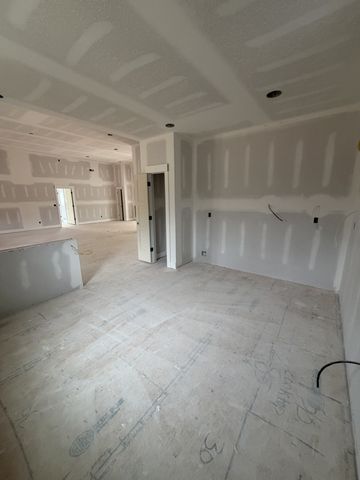 1280 Reda Dr, Clarksville, TN 37042